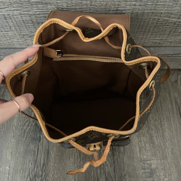 Louis Vuitton Montsouris Backpack MM Monogram LV Bag - Picture 9 of 13